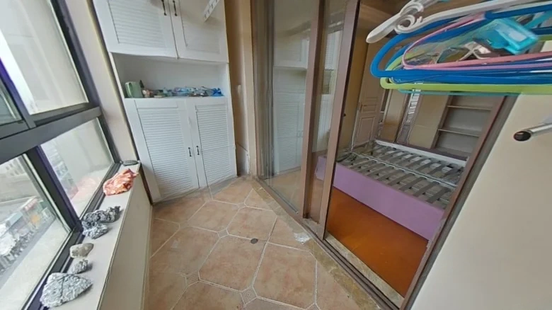 Oceanside View景 can be translated as Oceanside Vista or Oceanview, considering - View 9