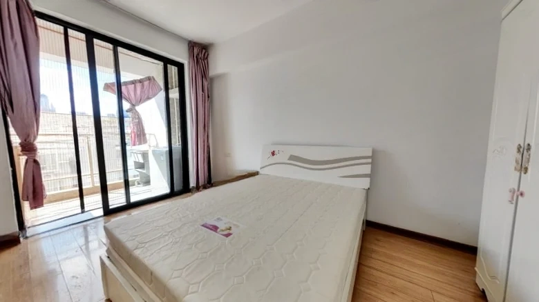 Jade Lake Manor - View 2