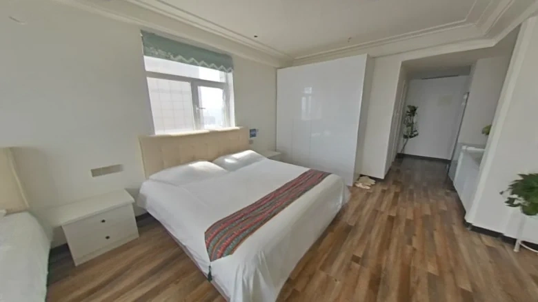 Luxurious Crystal Palace Estate - View 6