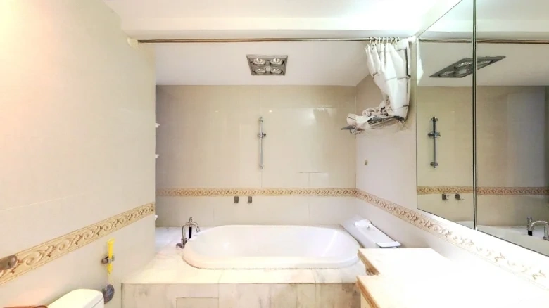 Palace Residence of Treasured Dragon Imperial Lake - View 8