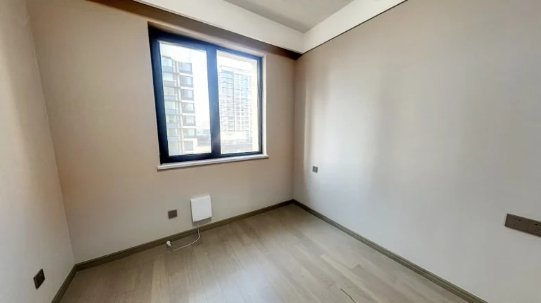 Invitation-Seeking Commercial Park 1872 - View 2