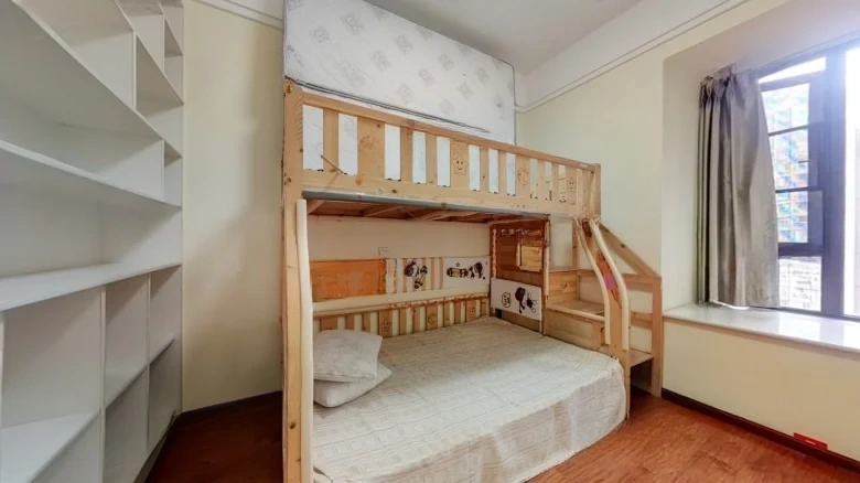 Purple Sandalwood - View 4