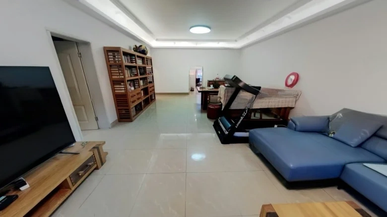 Round Bright Garden Villa - View 7