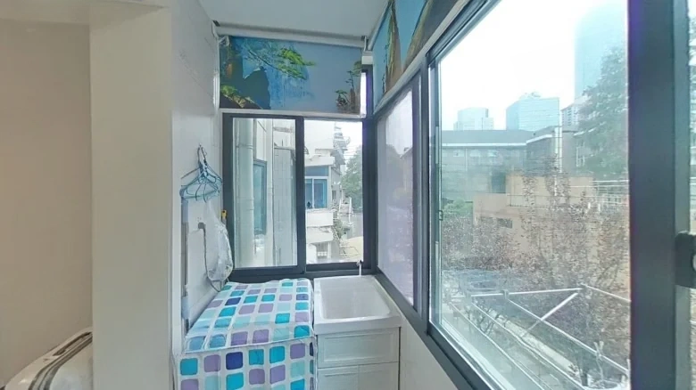 Dry Riverbank Front Street - View 7