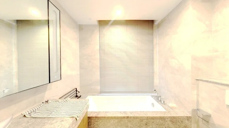 Travel Road Jinmao Mansion - View 2