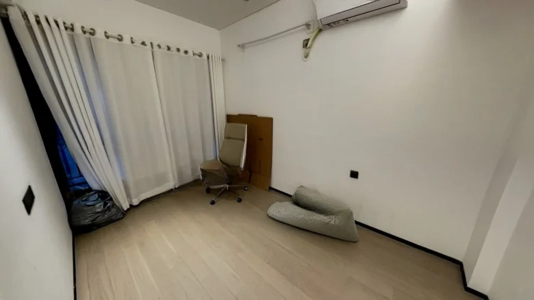 Polytery Hall Plaza - View 3