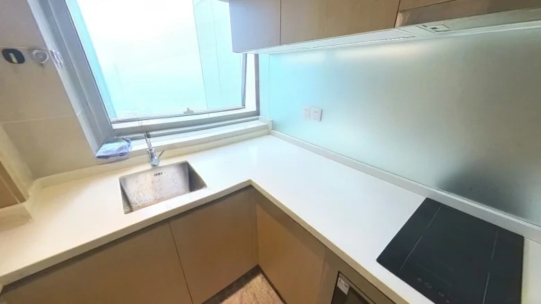 E&M Financial City - View 4