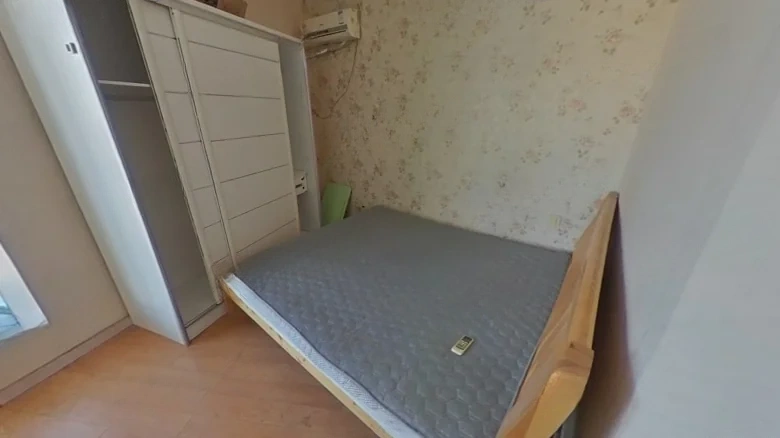 Modern Impression Square - View 1