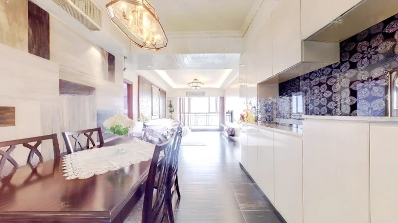 Elegant Bay - View 4