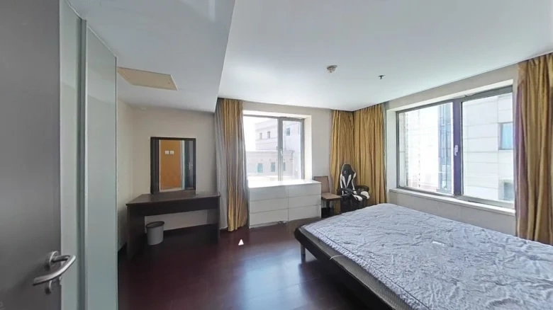 Yihé International - View 2