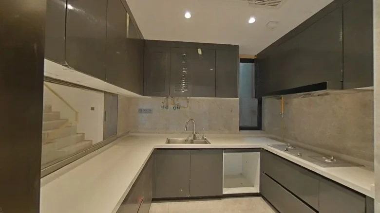 Outstanding Clear Green - View 9