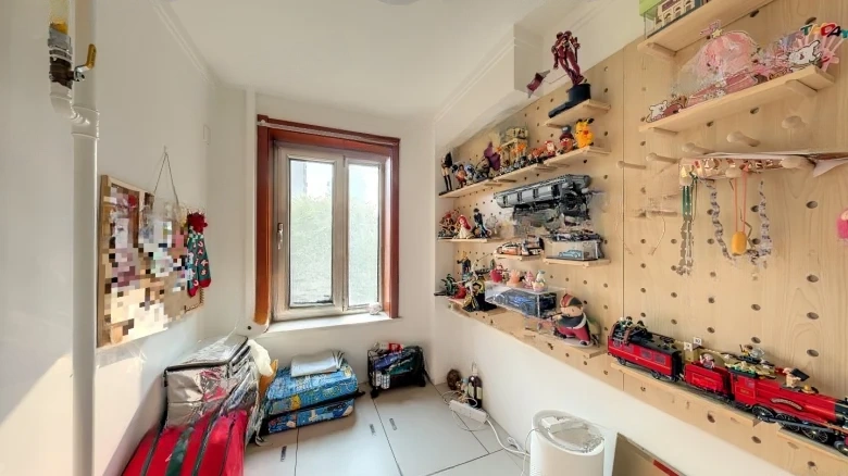 Anhua Li Community - View 2