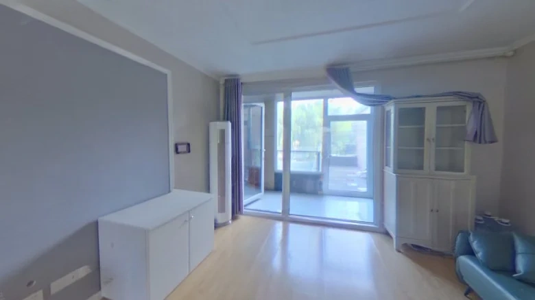 Vanke Charm City新区 should be translated as part of the whole phrase for accuracy. Therefore, - View 5