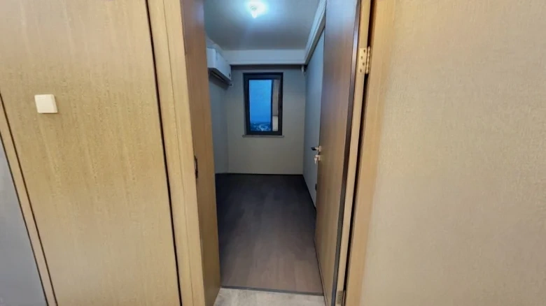 Wanxiang Huafu碧桂花园 would translate to碧 Grove Garden for the first part, so assuming - View 1