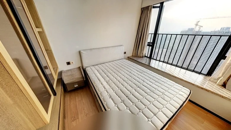 Poly Great Metropolis - View 3