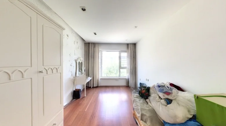 Poly Roland Lavender Valley - View 2