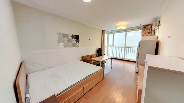 Ten Thousand Miles Scenic Courtyard - View 2