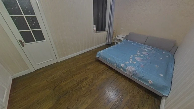 Hua Ye Rose Oriental - View 2