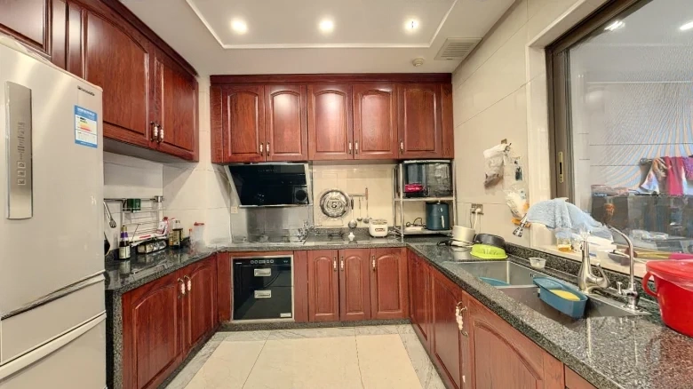 Elegant Residence Cambridge Confluence - View 9