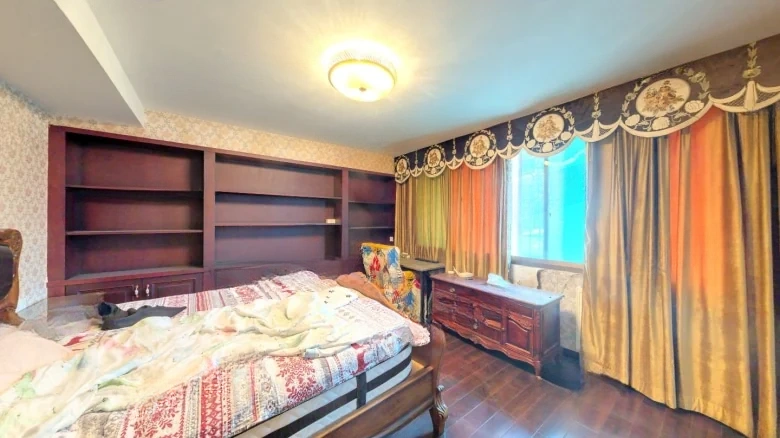 Phoenix Building - View 3