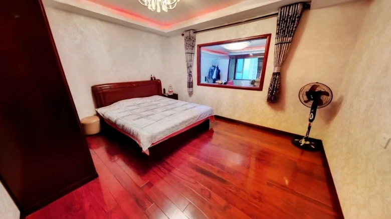 Splendid Present Garden - View 4