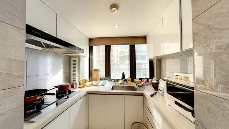 Resplendent Elegance - View 7