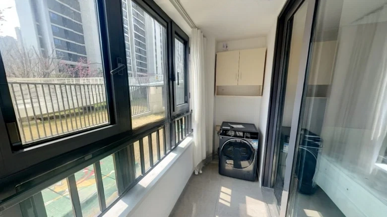 Deer Bell Brocade Garden - View 10