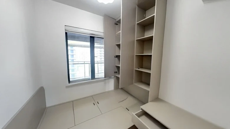 Blue City · Spring Breeze - View 3