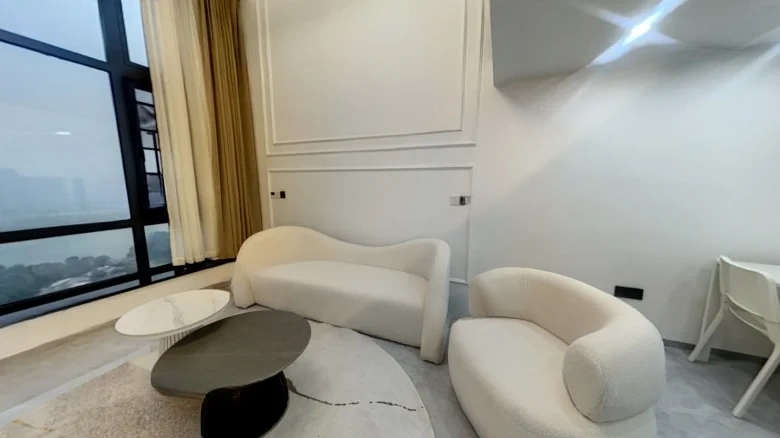 Mansion above Canglong Lake - View 4