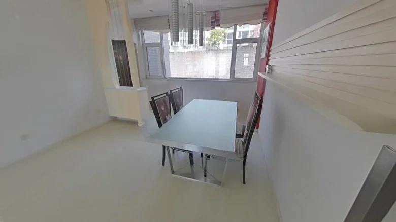 Beverly Hills - View 12