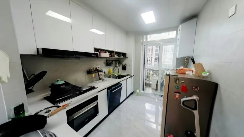 Round Bright Garden Villa - View 8