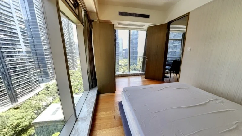 E&M Financial City - View 2