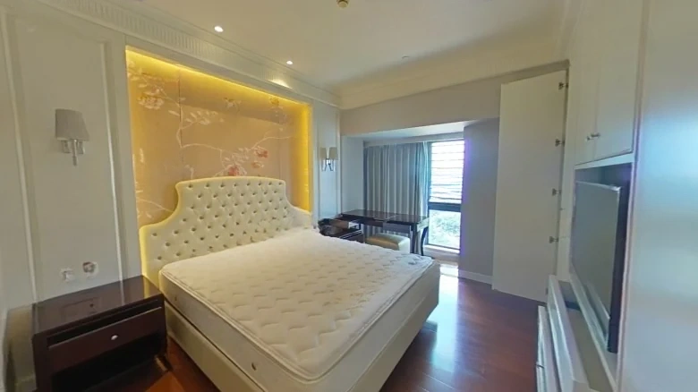 Front View Garden - View 3