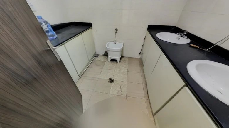 Guo Fang Business Building - View 6