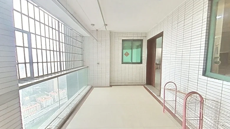 Eccentric Bay - View 15