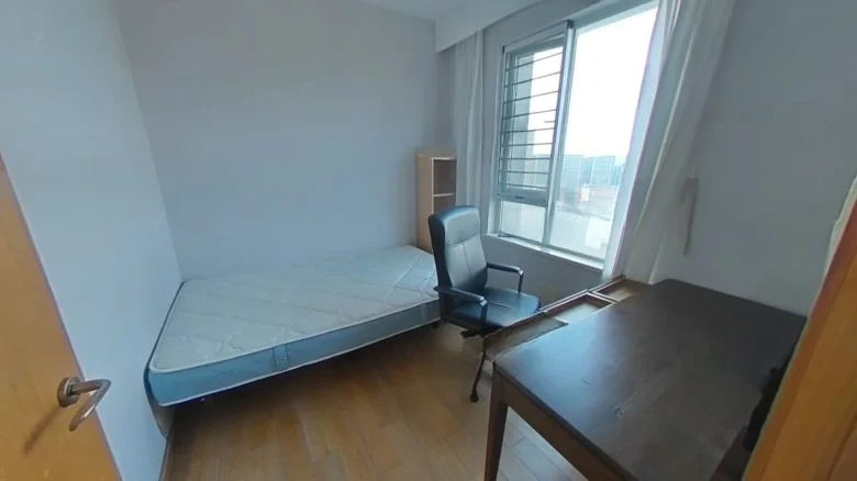 Poly Champagne International - View 2