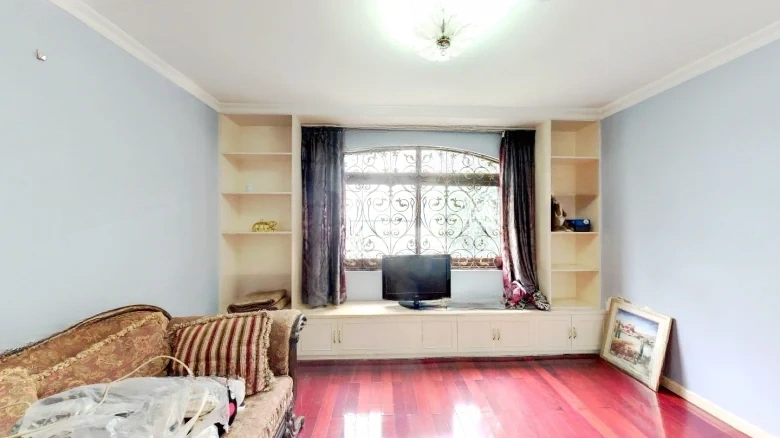 SilkandRibbon Silver Bay - View 2