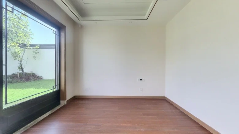 Blue Town Spring Breeze Ten Miles - View 4