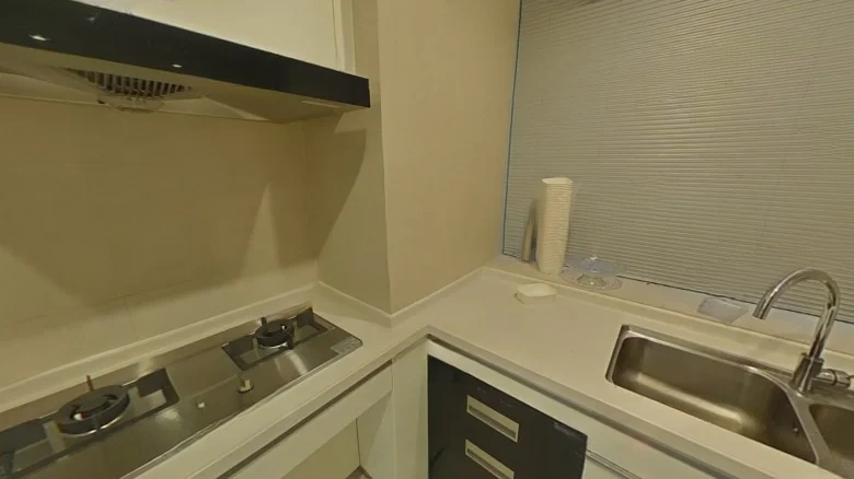 Era Riverside Maple Season Residence - View 8