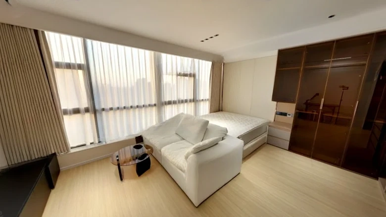 Floral Year Blissful Omnipresence - View 2