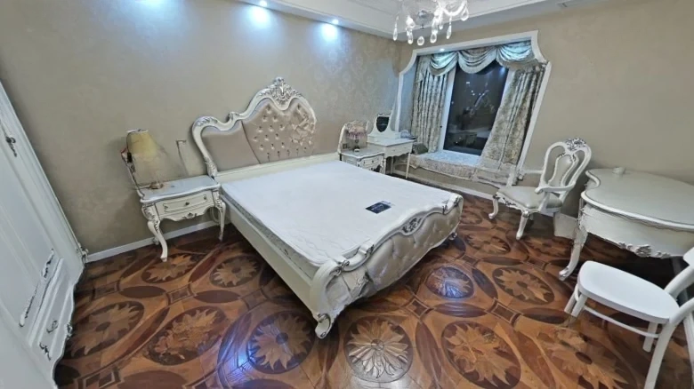 Elegant Garden Residence - View 4