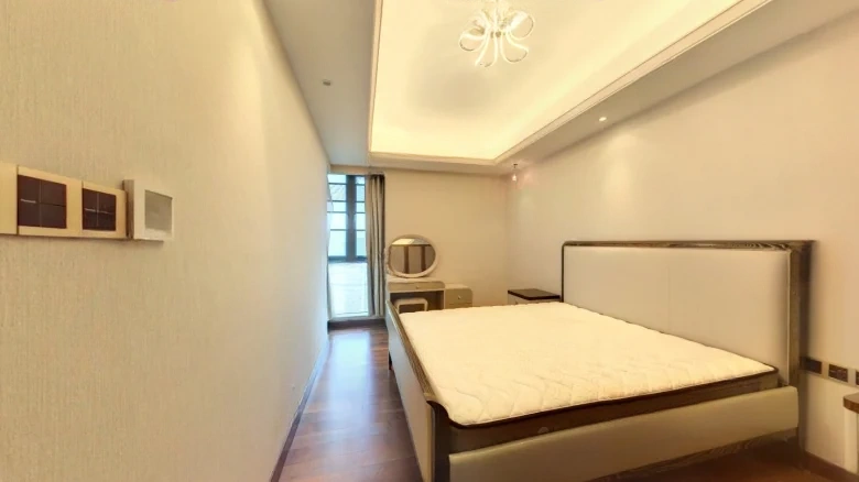 New Heaven Half Mountain - View 3