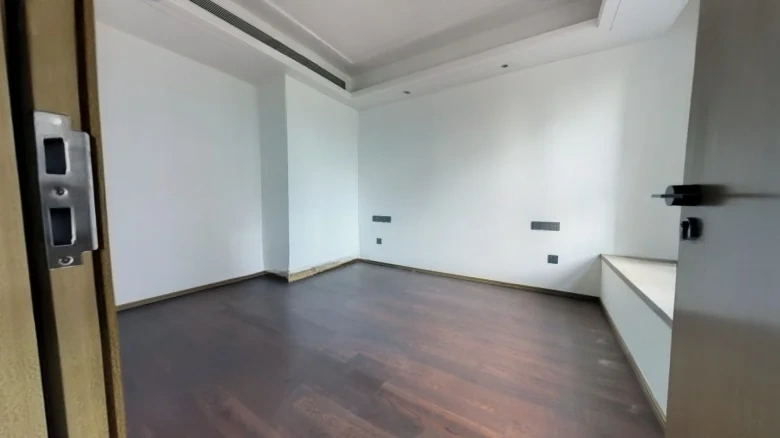 Vanke Metropolis - View 3