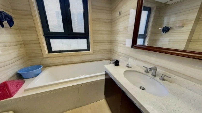 Round Fusion Plaza Residences - View 10