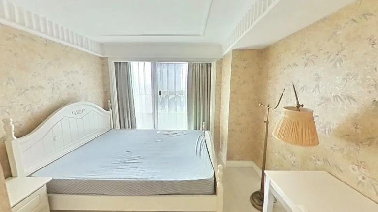 Junshang Golden Seat - View 2