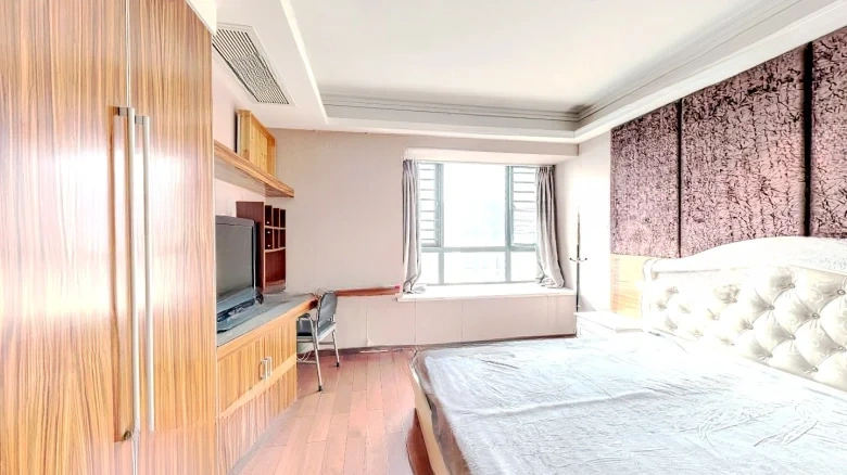 Elegant Residence Garden - View 3