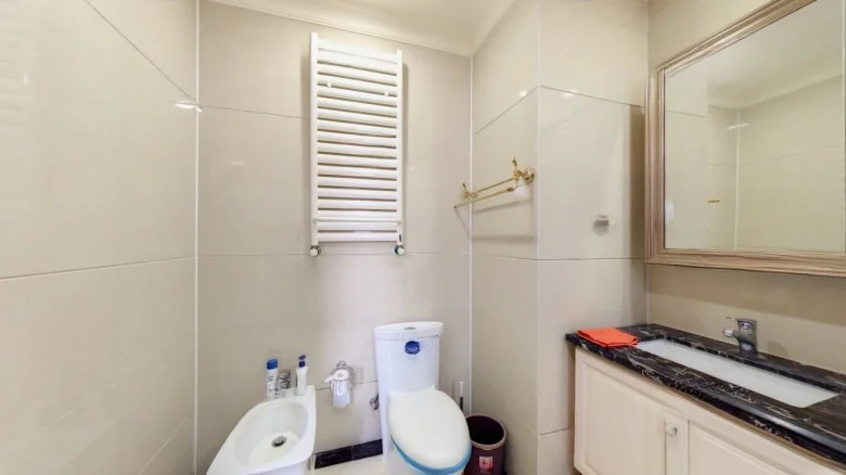 Cambridge Manor - View 12