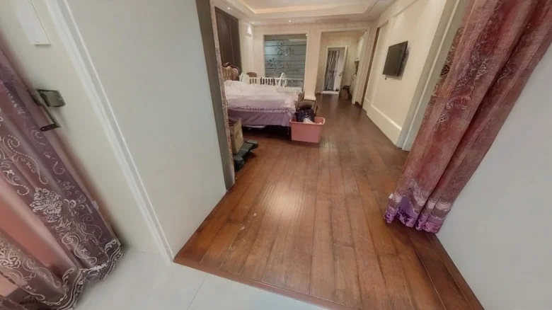 Elegant Home · Beautiful Villa - View 4