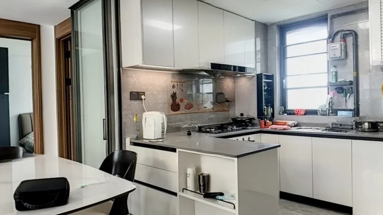 Jin Cheng Huachuang Rifa Changzhan Liuguang Shimu - View 8