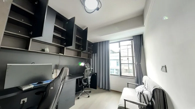 Jin Cheng Huachuang Rifa Changzhan Liuguang Shimu - View 4